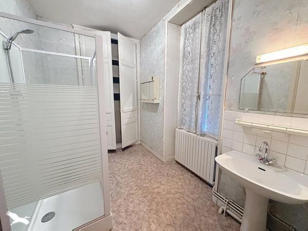 Maison à vendre 199 500 € La Rochefoucauld 5 p 142 m² DPE F