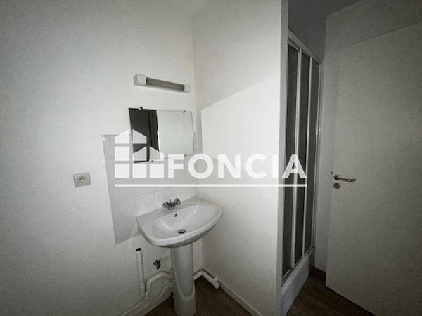 Location Appartement 2 pièces 38.61 m² - 173 RUE BOURBON Chatellerault 86100