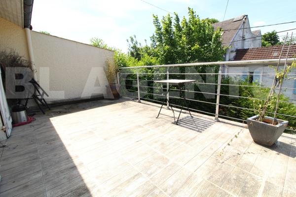  CHARMANTE MAISON FAMILIALE BORD DE MARNE – 