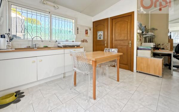 Maison à vendre    5 pièces • 140 m2 Antibes