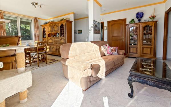 Maison à vendre    5 pièces • 140 m2 Antibes