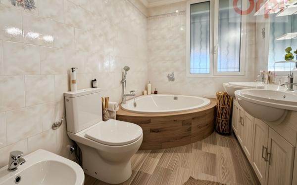 Maison à vendre    5 pièces • 140 m2 Antibes