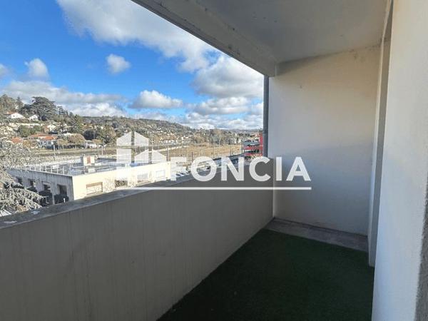 Location Appartement 2 pièces 71.23 m² - 33 RUE DU REMPART SAINTE FOY Agen 47000