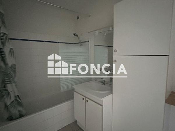 Location Appartement 2 pièces 71.23 m² - 33 RUE DU REMPART SAINTE FOY Agen 47000