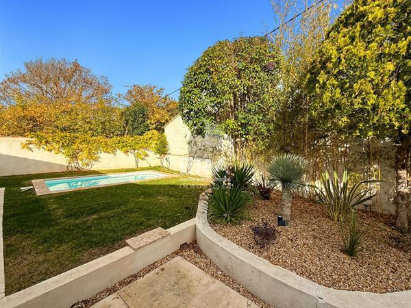 Maison Gardanne 128 m2 plus buanderie de 10 m2 + garage de 20 m2.