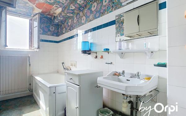 Maison à vendre    7 pièces •  Durdat-Larequille