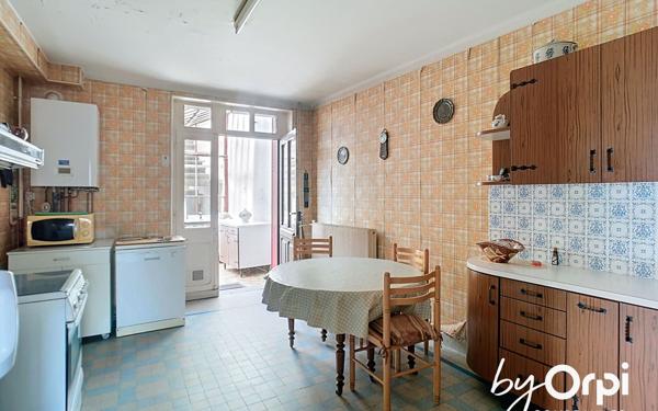 Maison à vendre    7 pièces •  Durdat-Larequille