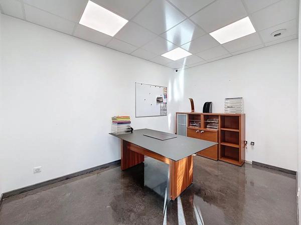 Location Local commercial 265 m2 à Nivolas-Vermelle