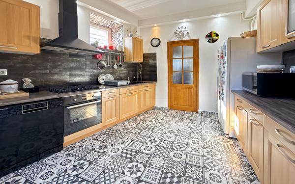 Maison à vendre    5 pièces •  Lumeau