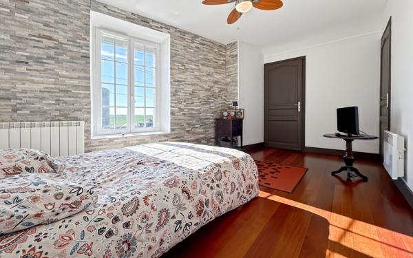 Maison à vendre    5 pièces •  Lumeau