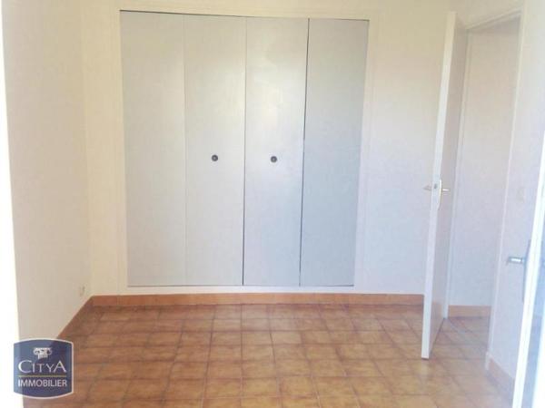 Appartement à louer 2 pièces 37.8m² Sanary-sur-Mer (83110)