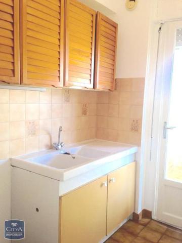 Appartement à louer 2 pièces 37.8m² Sanary-sur-Mer (83110)