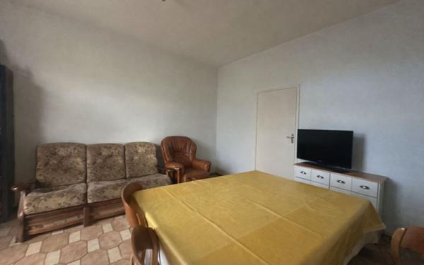 Immeuble à vendre    4 pièces • 110 m2 Toulenne