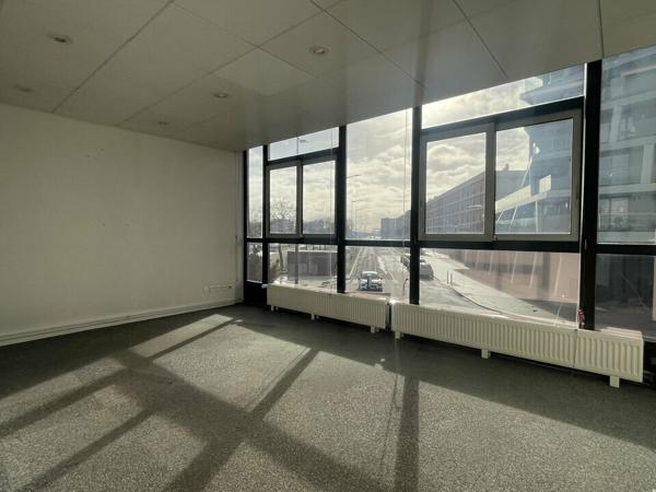 IMMEUBLE DE BUREAUX 750 M2 + 18 PLACES DE PARKINGS