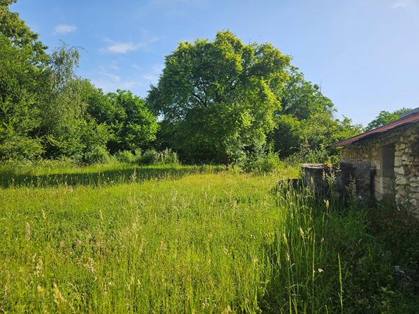 Maison d'habitation rénovée à louer à CLION