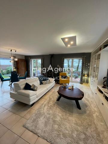 Maison à PLUNERET, 56400 - 7 pièces 160m²