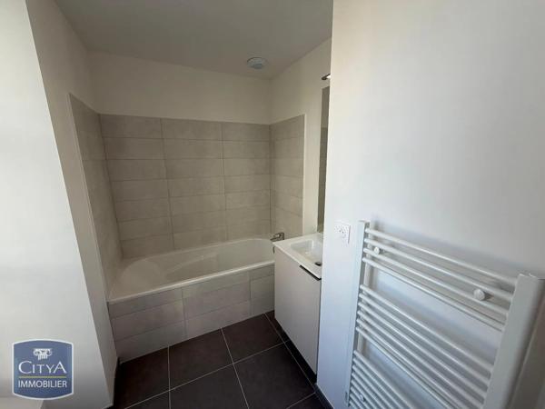 Appartement à louer 4 pièces 89.3m² Vichy (03200)