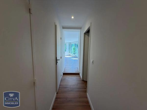 Appartement à louer 4 pièces 89.3m² Vichy (03200)