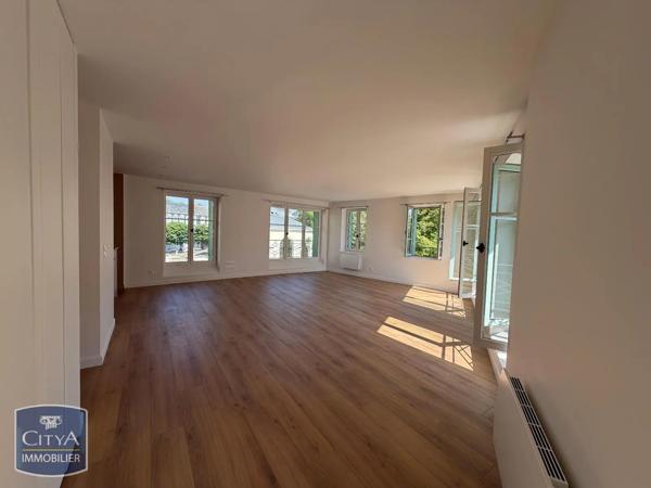 Appartement à louer 4 pièces 89.3m² Vichy (03200)