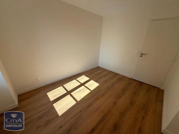 Appartement à louer 4 pièces 89.3m² Vichy (03200)