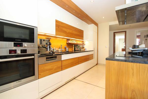 Saint-Genis-Pouilly (01630) APPARTEMENT T5 de 133 m2 – GRAND STANDING – PARK JEAN MONNET - ST GENIS POUILLY/GRAND GENEVE