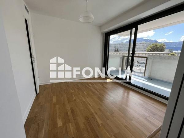 Location Appartement 4 pièces 94.6 m² - TOUR BELLEDONNE Grenoble 38000