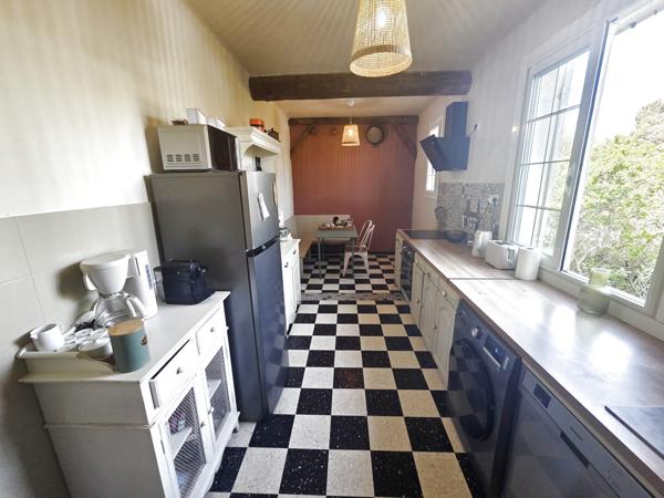 Taillades (84300) TAILLADES Exclusivité Maison T6 1100m2 de terrain au coeur du Luberon