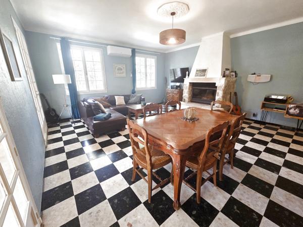 Taillades (84300) TAILLADES Exclusivité Maison T6 1100m2 de terrain au coeur du Luberon