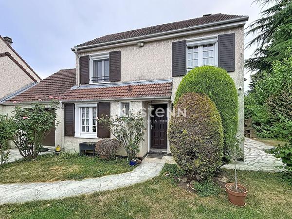Maison Domont 7 pièce(s) principales édifiée sur 641 m² de terrain - 4/5 chambres et bureau