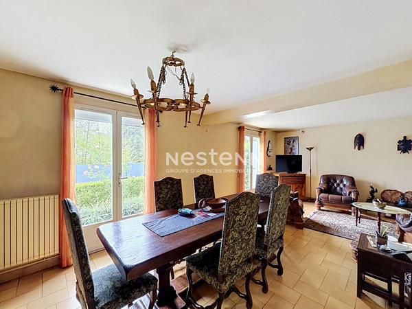 Maison Domont 7 pièce(s) principales édifiée sur 641 m² de terrain - 4/5 chambres et bureau
