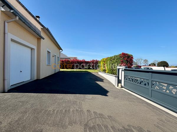 Vente Maison100 m² - 6 Pièces - CARENTAN LES MARAIS (50500)