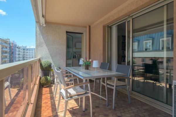LYON 6- TETE D'OR- Appartement en étage élevé de 147,10 m² avec terrasse - 3 chambres poss.4 - Garage double