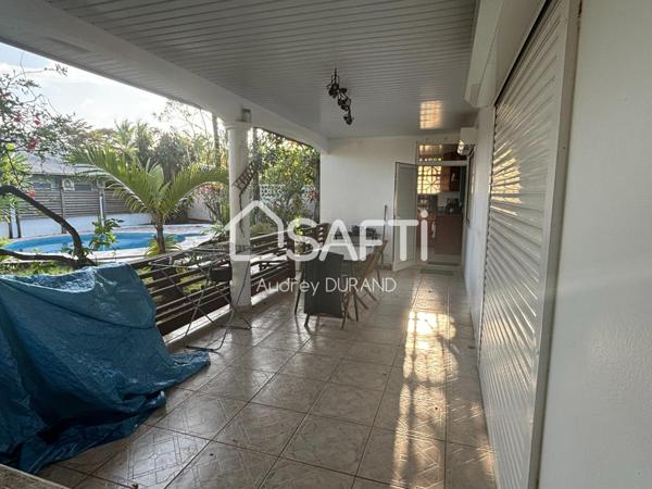 VILLA T4 DE PLAIN PIED AVEC PISCINE TERRASSE ET JARDIN