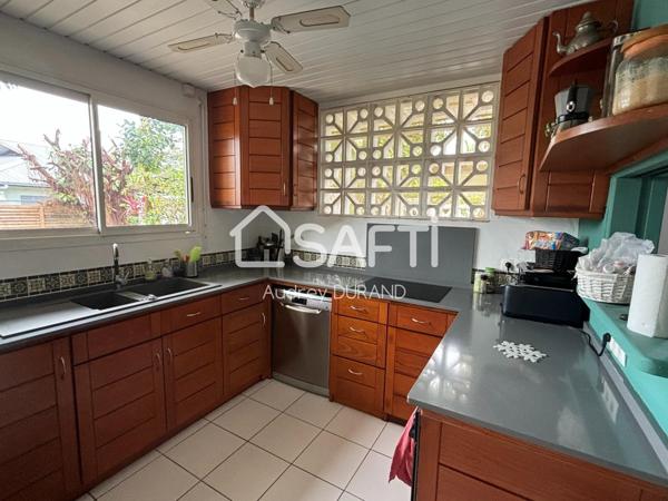 VILLA T4 DE PLAIN PIED AVEC PISCINE TERRASSE ET JARDIN