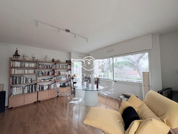 EMPLACEMENT PREMIUM POUR CE MAGNIFIQUE T4 DE 99M2 AVEC GRANDE TERRASSE-GARAGE FERME-AU CALME