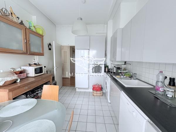 EMPLACEMENT PREMIUM POUR CE MAGNIFIQUE T4 DE 99M2 AVEC GRANDE TERRASSE-GARAGE FERME-AU CALME