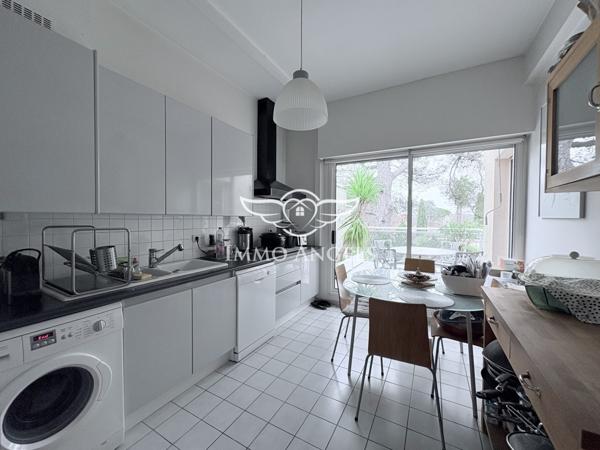 EMPLACEMENT PREMIUM POUR CE MAGNIFIQUE T4 DE 99M2 AVEC GRANDE TERRASSE-GARAGE FERME-AU CALME