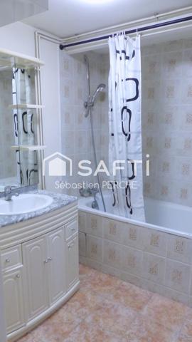 Appartement de 71m² 2 chambres ,cave et terrasse