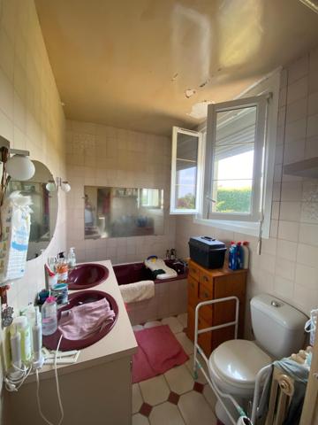 Maison, 100 m², 4chs, terrain 1800 m², La Bazoque