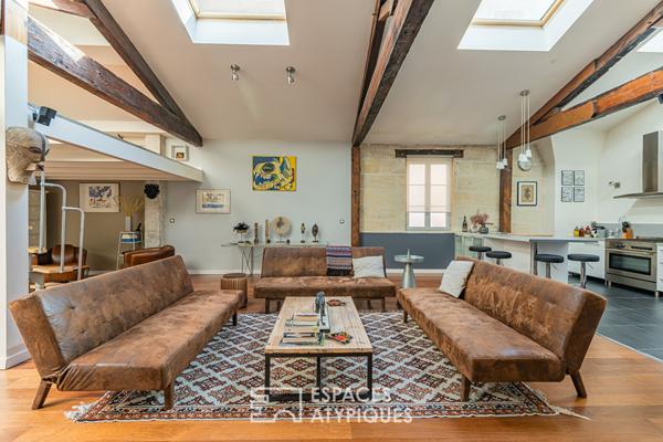 Grand loft lumineux avec terrasse couverte