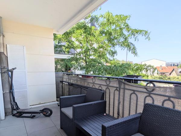 Appartement
         3 pièces
        - 60 m² 389 000 € *