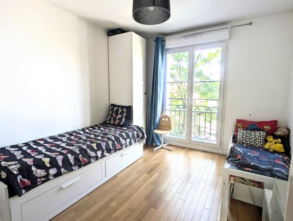 Appartement
         3 pièces
        - 60 m² 389 000 € *