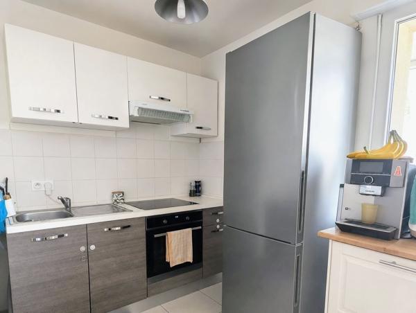 Appartement
         3 pièces
        - 60 m² 389 000 € *