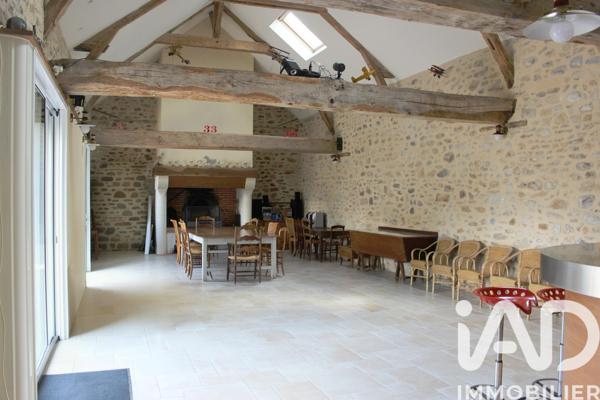 Maison à vendre 6 pièces 220 m² Seiches-sur-le-Loir