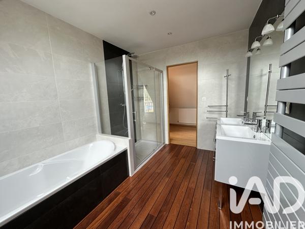 Maison à vendre 6 pièces 220 m² Seiches-sur-le-Loir