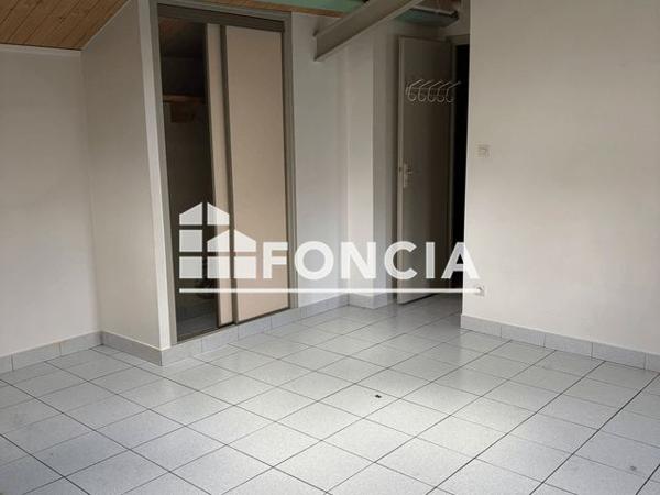 Location Appartement 2 pièces 40 m² - 4 PLACE DE LA PECHOIRE Coulon 79510