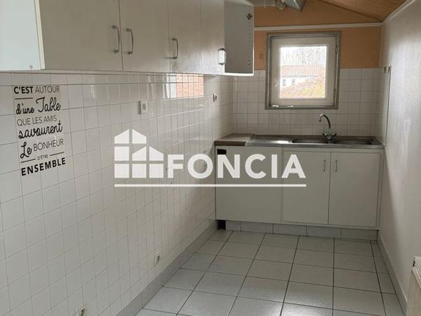 Location Appartement 2 pièces 40 m² - 4 PLACE DE LA PECHOIRE Coulon 79510