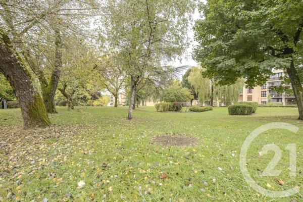 Appartement F4 à vendre  4 pièces - 79,40 m2 VILLECRESNES - 94