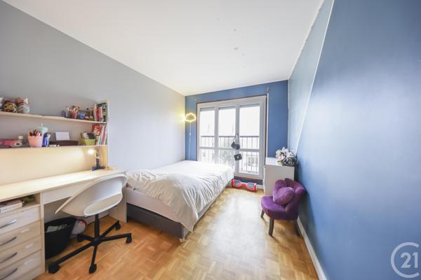 Appartement F4 à vendre  4 pièces - 79,40 m2 VILLECRESNES - 94