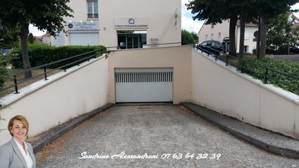 Parking
        
        - 6 m² Exclusivité 10 000 € *